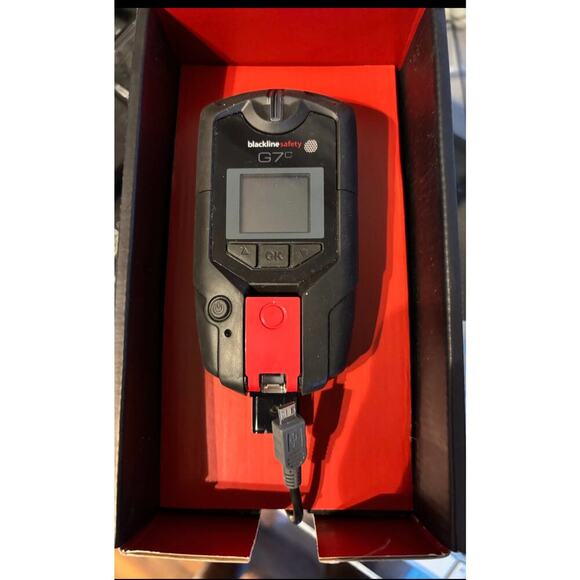 NEW Blackline Safety G7c Gas Detector – Complete w/ Manual, USB Cable, Box - Picture 1 of 3